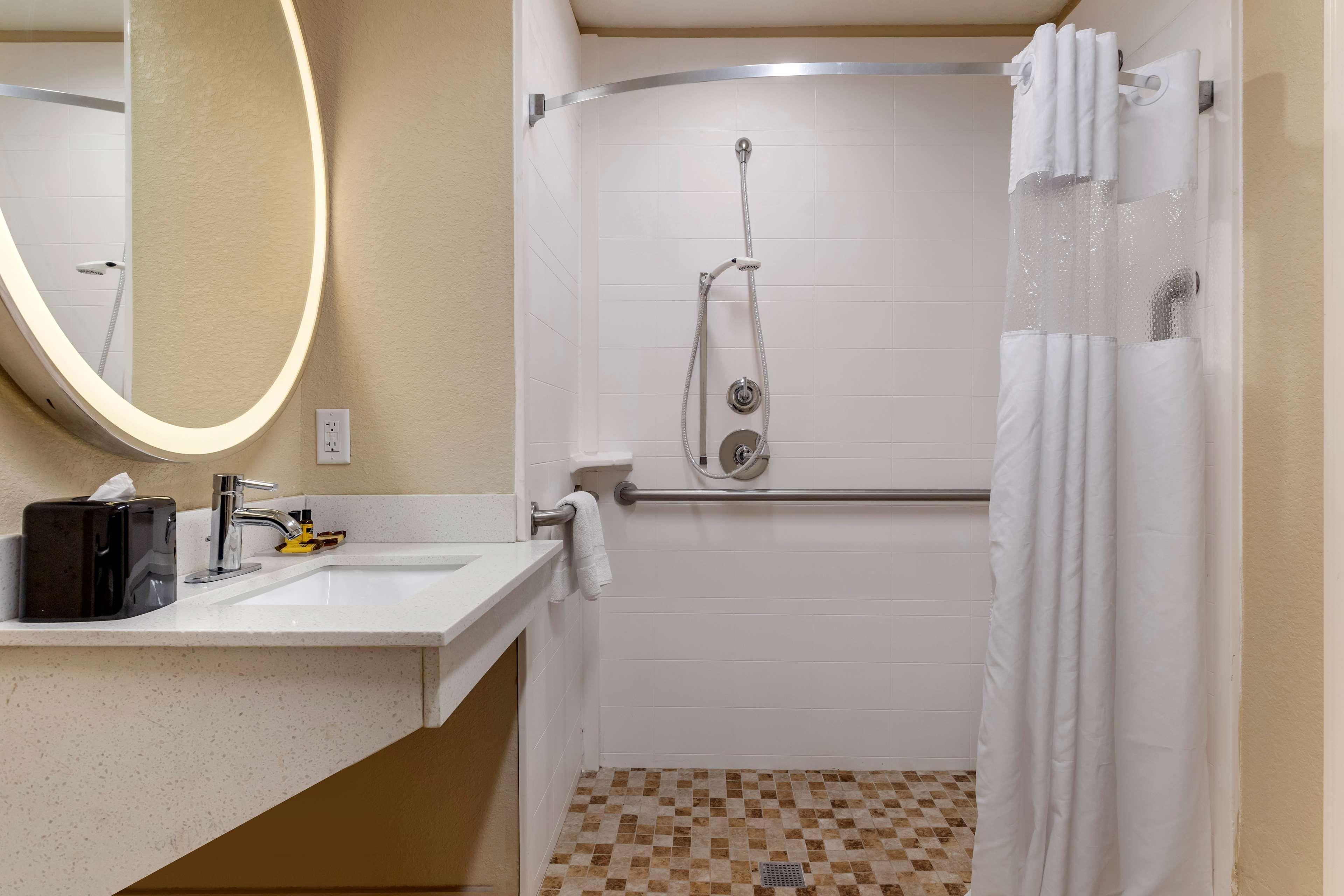 Western 3* Galveston